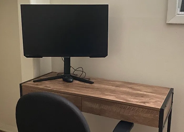 Spacious Updated 1 Bedroom Normal
